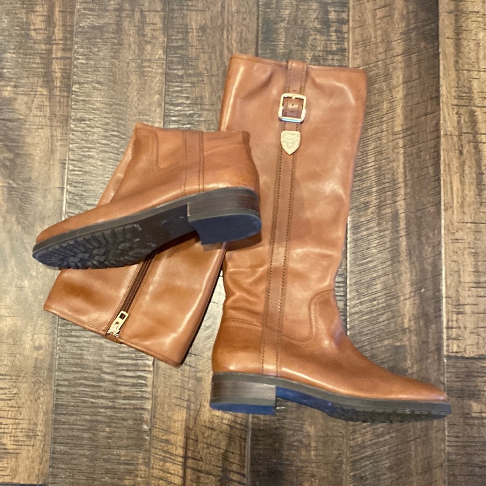 Coach tan size 8B US boots